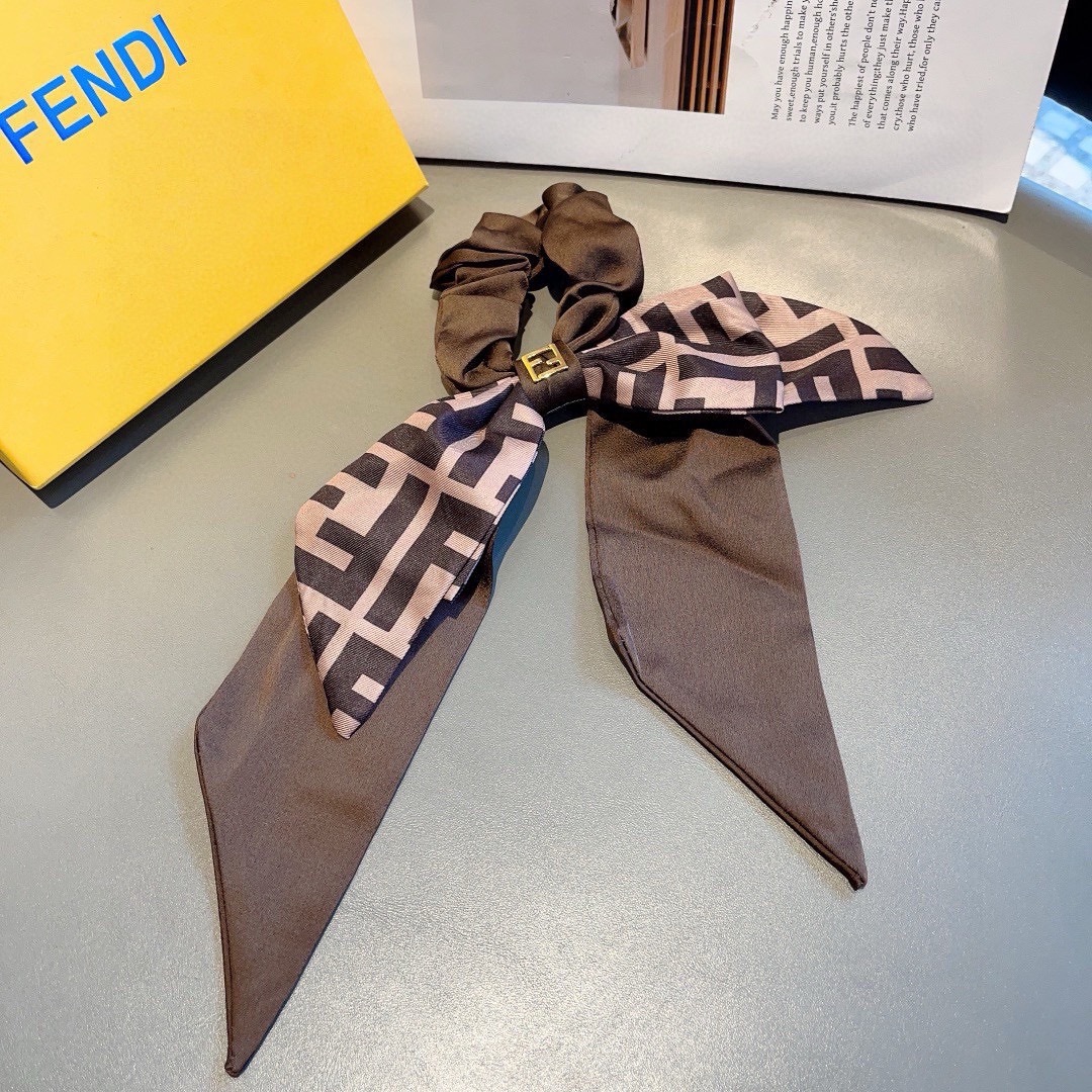 配包装 
FENDI （芬迪） 原单进口肠圈，经典双层蝴蝶结飘带 发圈，专柜品质，复古经典款， 高端大气