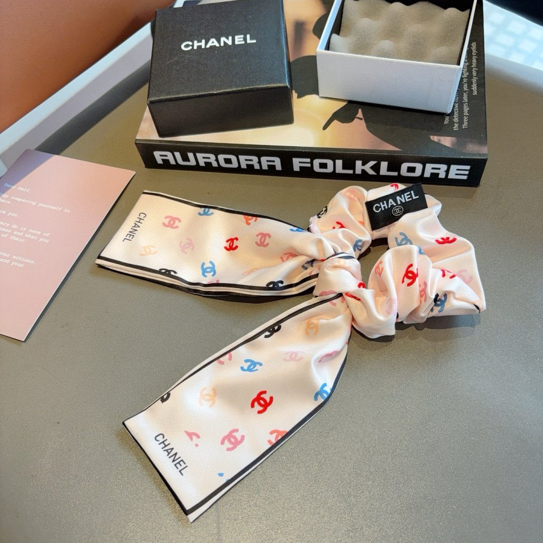配包装
CHANEL （香奈儿）字母飘带马尾发圈 蝴蝶结肠圈，高档韩版皮筋，经典花型设计， 高端大气，名