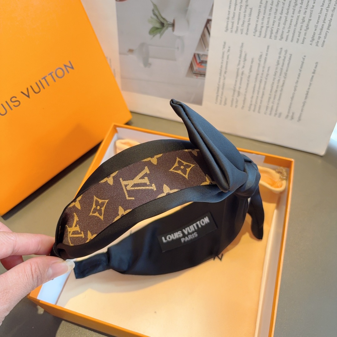 配包装
LV 路易威登 经典新款老花发箍，时尚宽边蝴蝶结结头箍