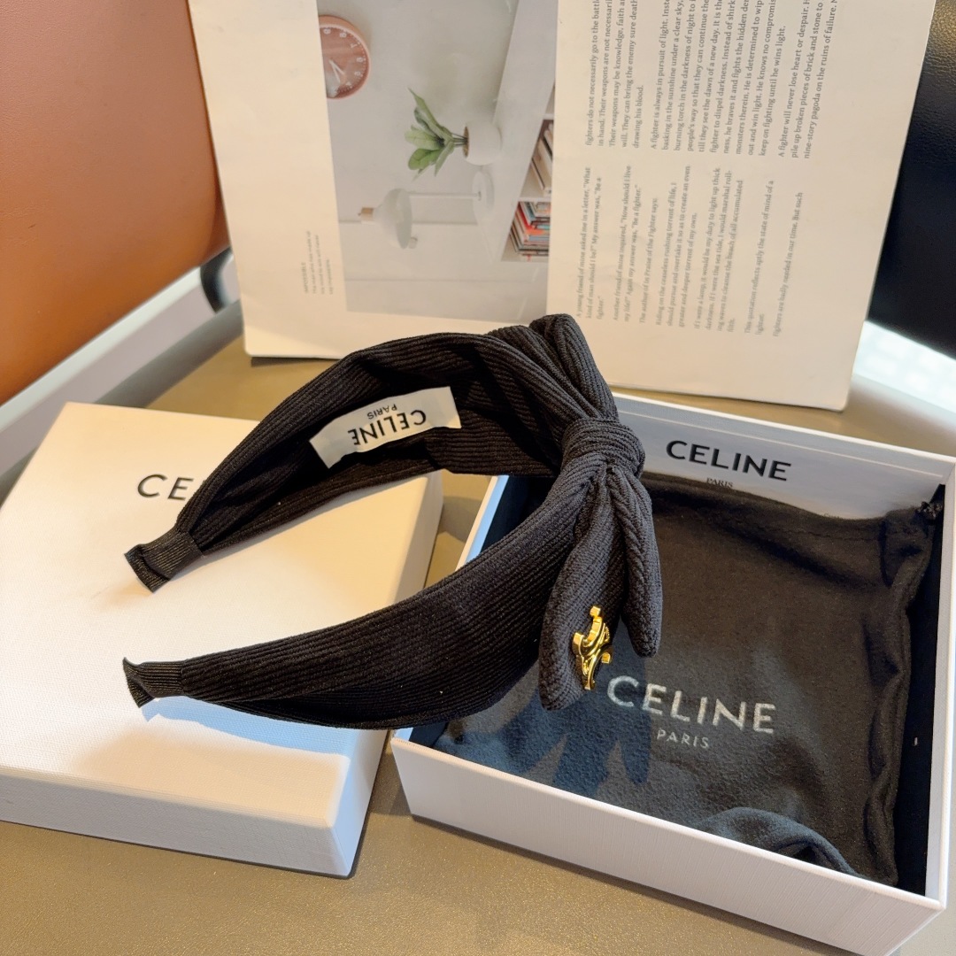 配包装
CELINE（赛琳）网红新款蝴蝶结发箍，佩戴舒适无压力，造型搭配必备头饰！非常时尚百搭！女神必备