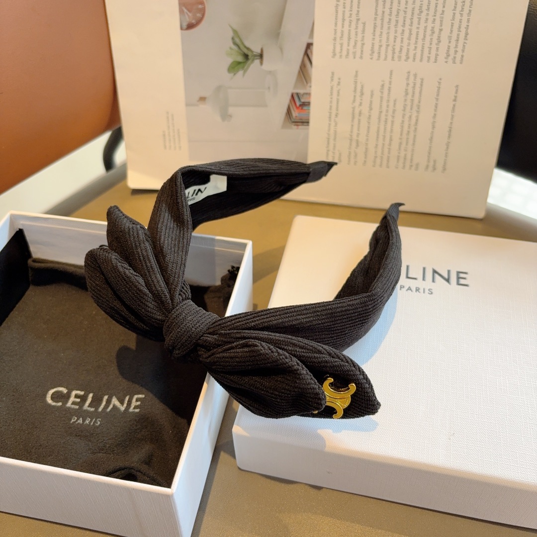 配包装
CELINE（赛琳）网红新款蝴蝶结发箍，佩戴舒适无压力，造型搭配必备头饰！非常时尚百搭！女神必备