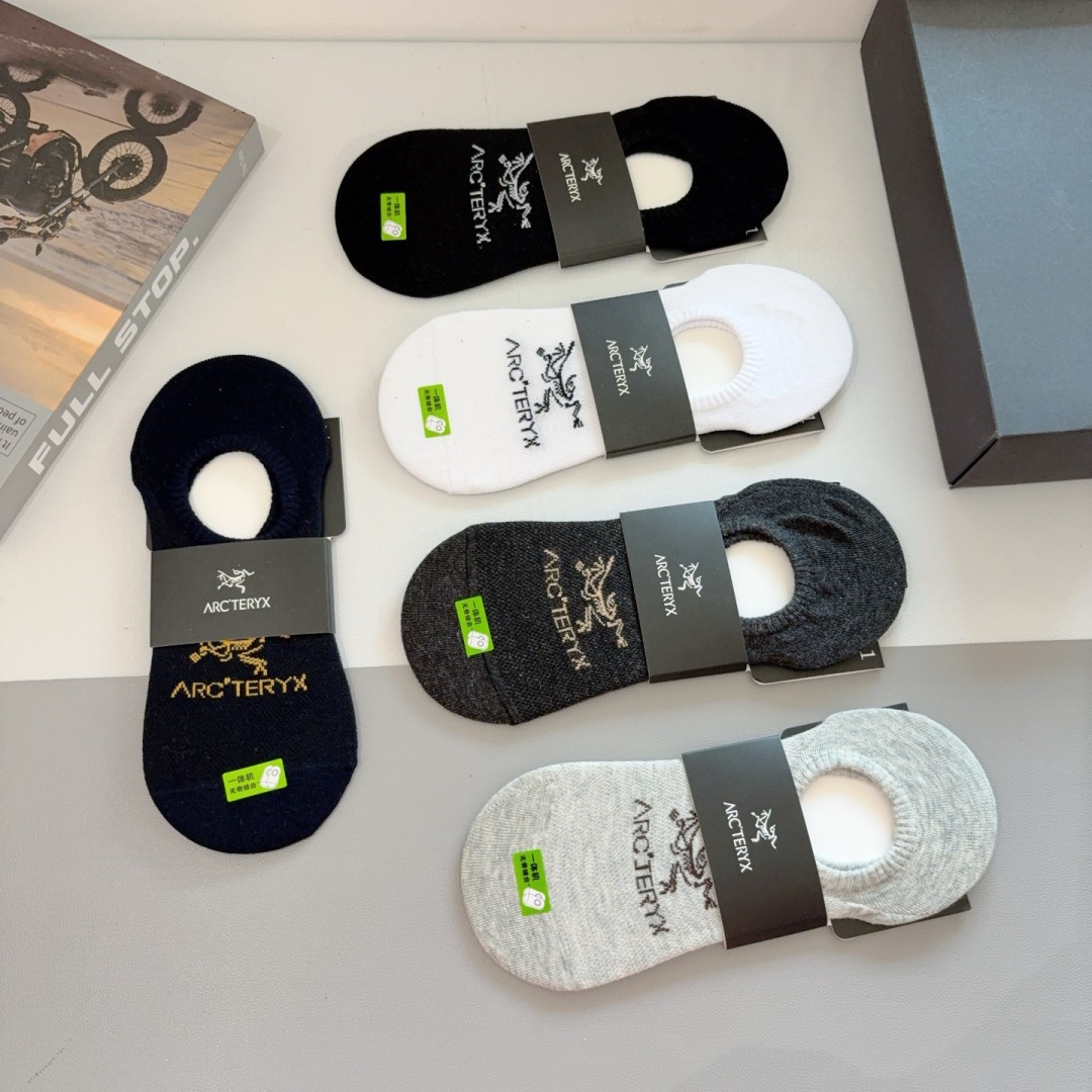 配包装（一盒5双）
ARC·TERYX（始祖鸟）2025春款新品火爆船袜❗️纯棉面料 经典的图案logo