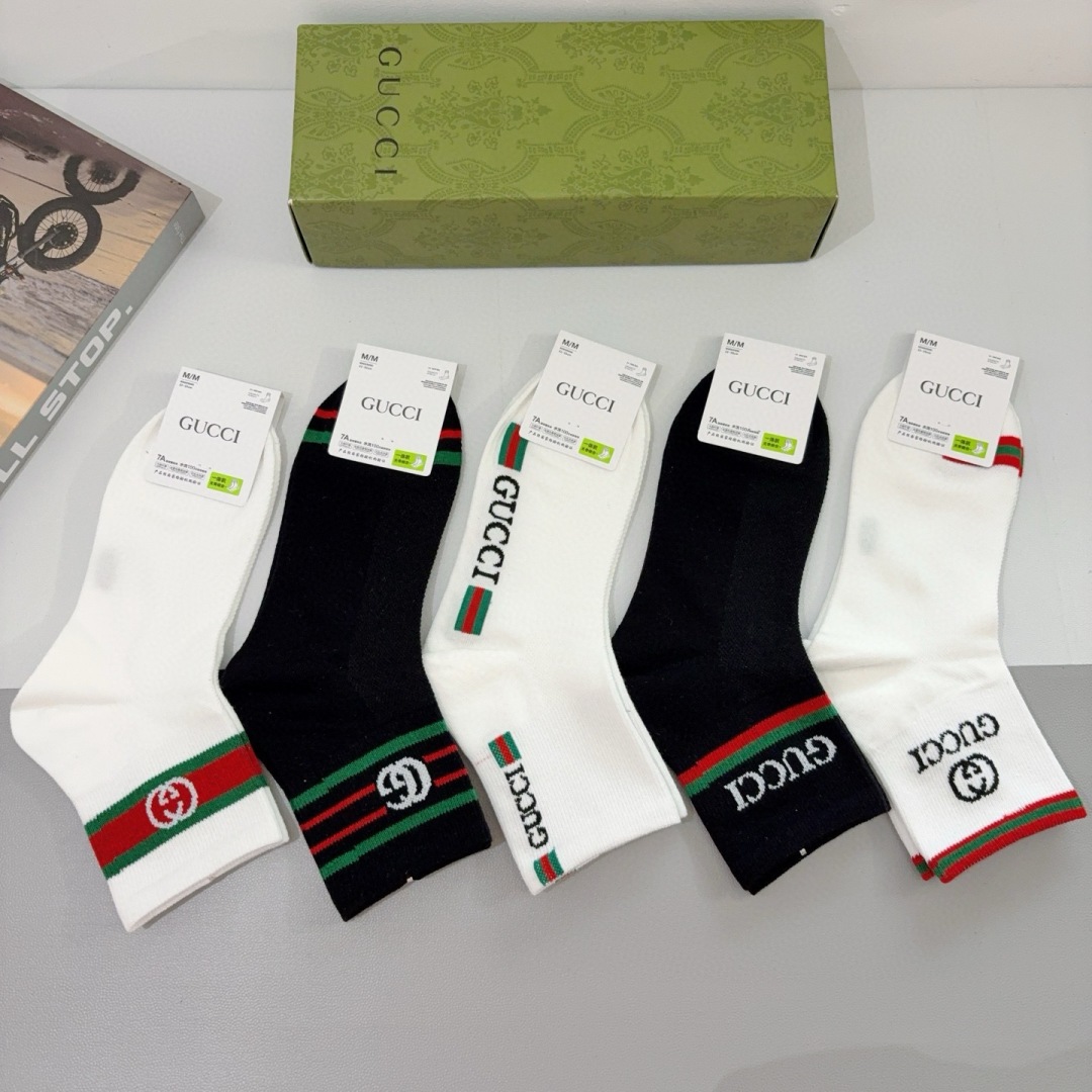 配包装（一盒5双）
GUCCI 古奇2025新款袜子！纯棉面料，火爆图案，专柜同步中筒袜子，大牌出街，潮