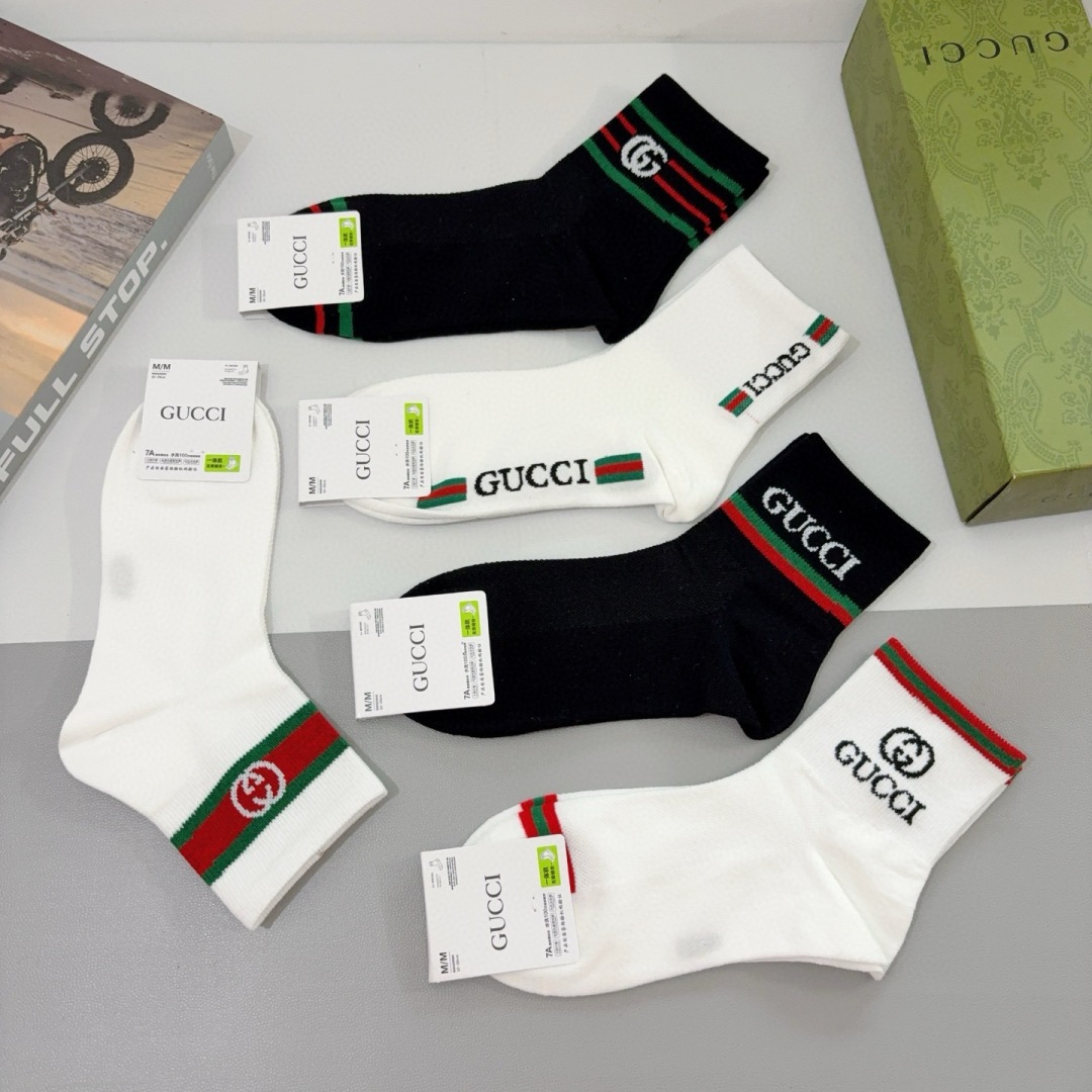 配包装（一盒5双）
GUCCI 古奇2025新款袜子！纯棉面料，火爆图案，专柜同步中筒袜子，大牌出街，潮