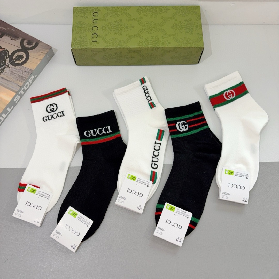 配包装（一盒5双）
GUCCI 古奇2025新款袜子！纯棉面料，火爆图案，专柜同步中筒袜子，大牌出街，潮