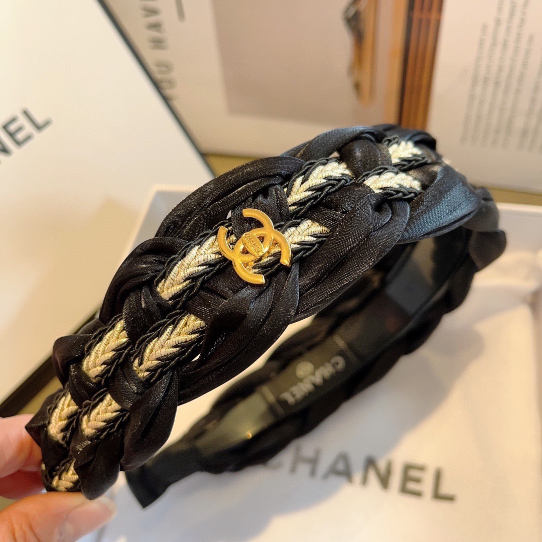 配包装
CHANEL（香奈儿）最新款小香风精致发箍，复古头箍，网红爆款推荐 搭配高端材质，超精致，时尚百