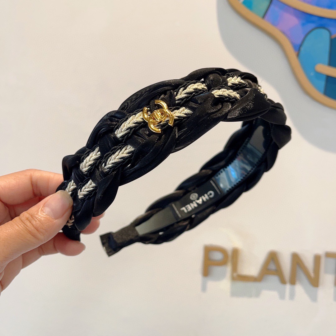 配包装
CHANEL（香奈儿）最新款小香风精致发箍，复古头箍，网红爆款推荐 搭配高端材质，超精致，时尚百