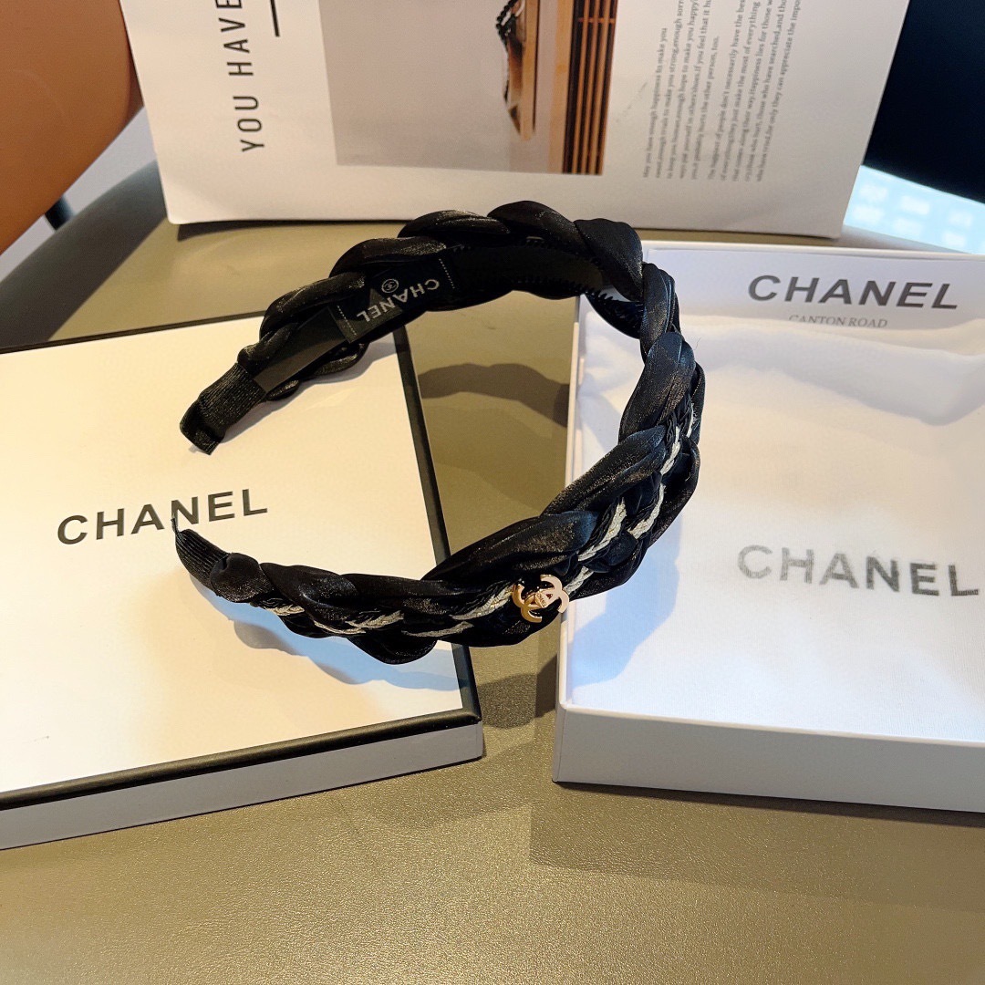 配包装
CHANEL（香奈儿）最新款小香风精致发箍，复古头箍，网红爆款推荐 搭配高端材质，超精致，时尚百