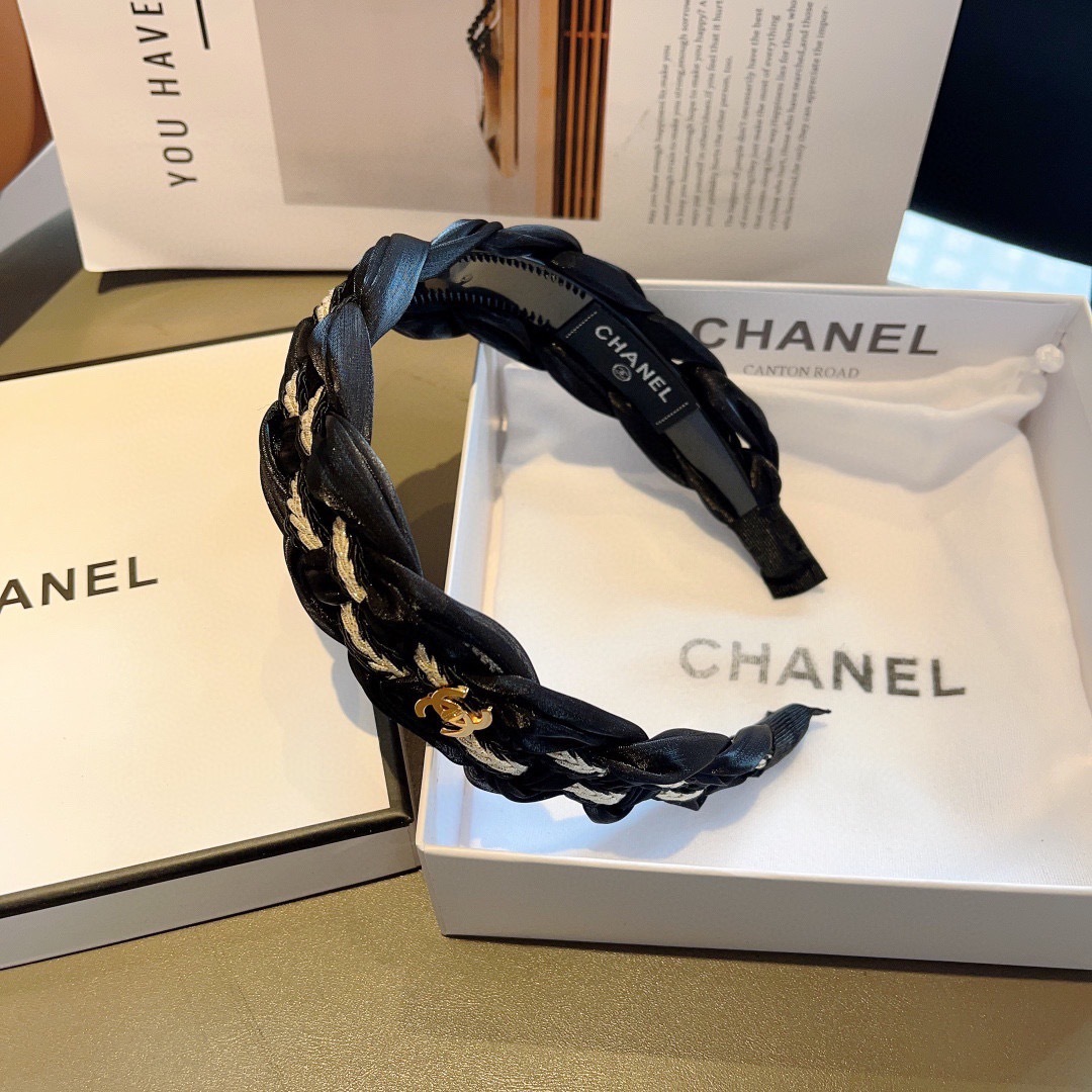 配包装
CHANEL（香奈儿）最新款小香风精致发箍，复古头箍，网红爆款推荐 搭配高端材质，超精致，时尚百