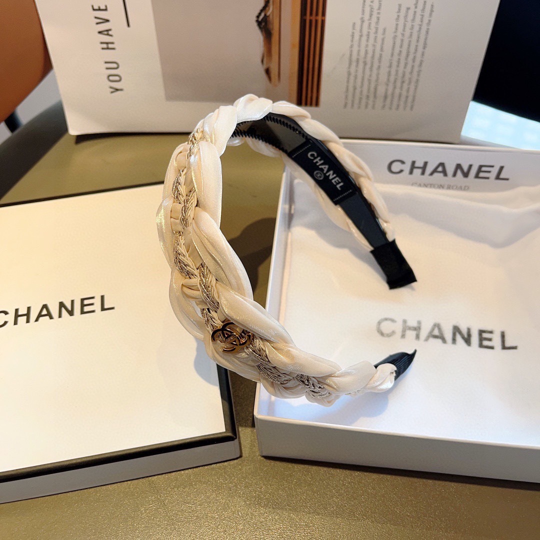 配包装
CHANEL（香奈儿）最新款小香风精致发箍，复古头箍，网红爆款推荐 搭配高端材质，超精致，时尚百