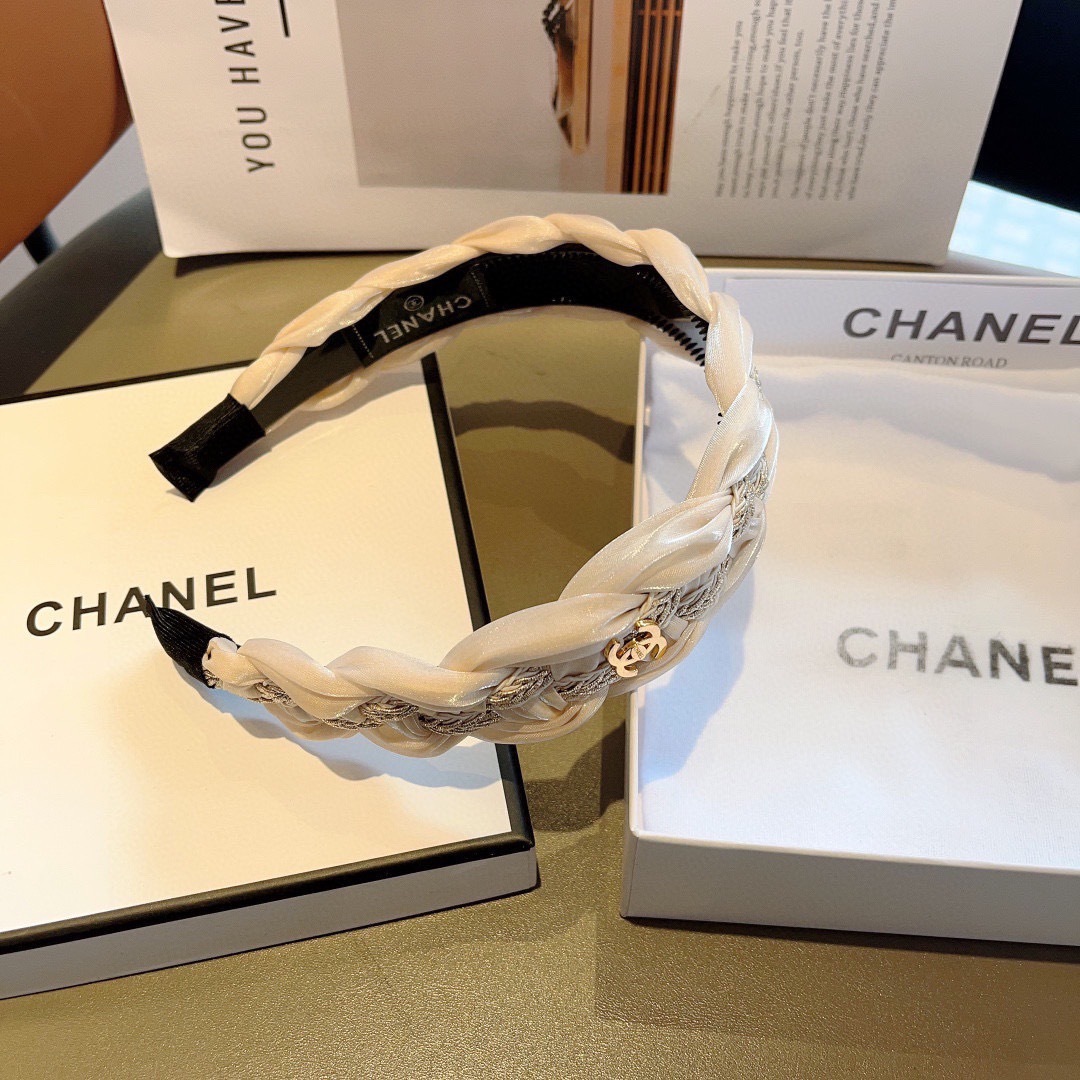 配包装
CHANEL（香奈儿）最新款小香风精致发箍，复古头箍，网红爆款推荐 搭配高端材质，超精致，时尚百