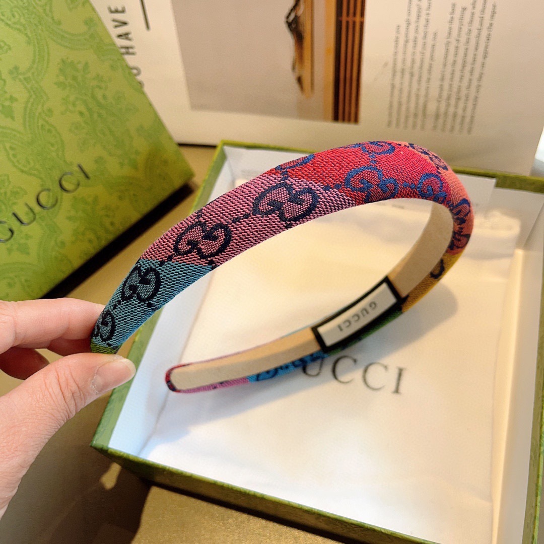 配包装
Gucci古奇 官方经典新款窄版发箍，女神必备单品，非常百搭，时尚潮流
