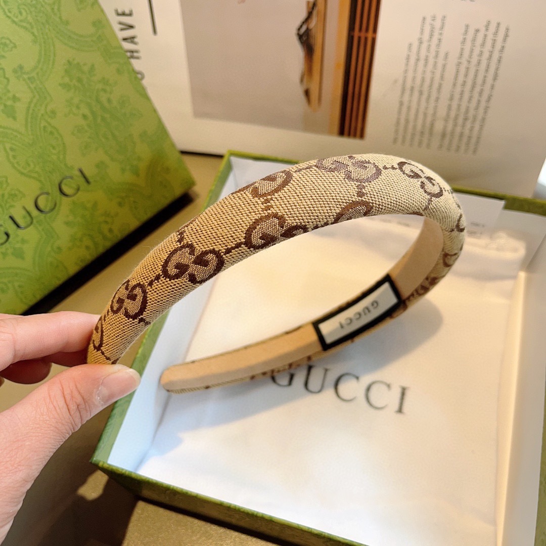 配包装
Gucci古奇 官方经典新款窄版发箍，女神必备单品，非常百搭，时尚潮流