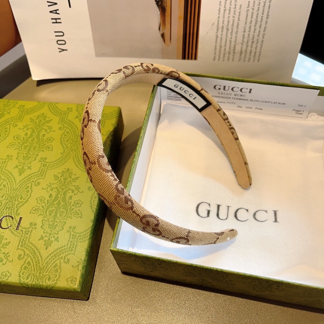 配包装
Gucci古奇 官方经典新款窄版发箍，女神必备单品，非常百搭，时尚潮流