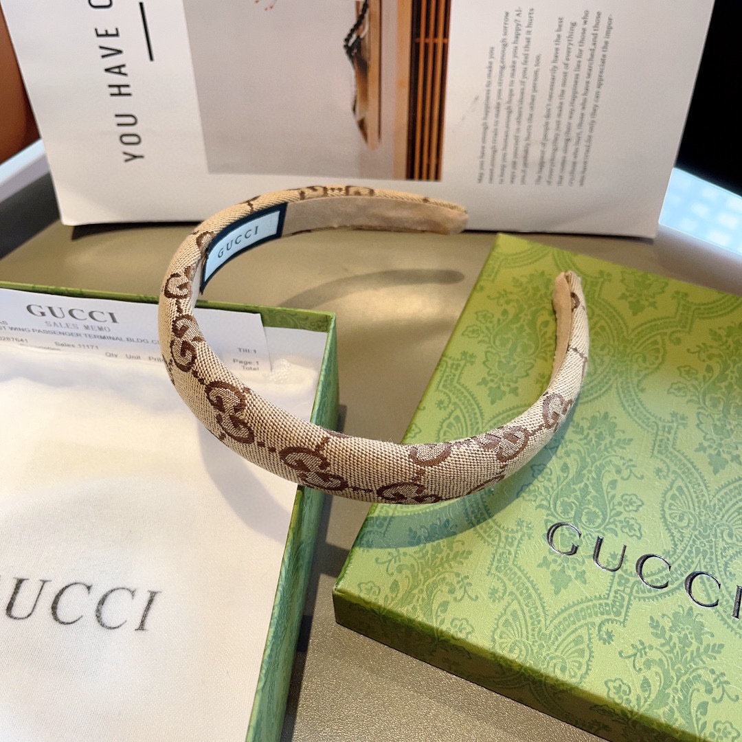 配包装
Gucci古奇 官方经典新款窄版发箍，女神必备单品，非常百搭，时尚潮流