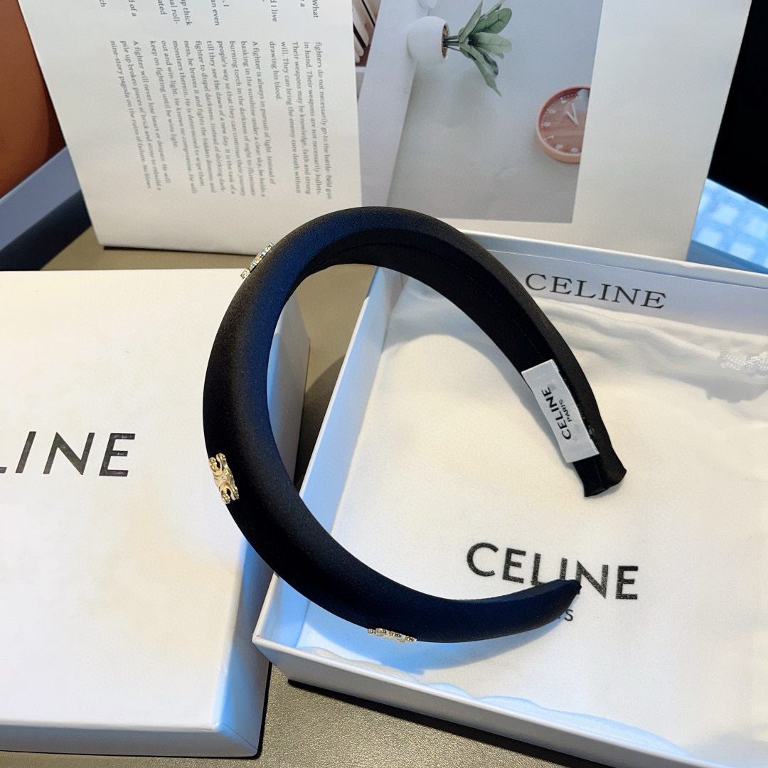 配包装
CELINE（赛琳）网红爆款，佩戴舒适无压力，造型搭配必备！非常时尚百搭！女神必备！名媛范儿。