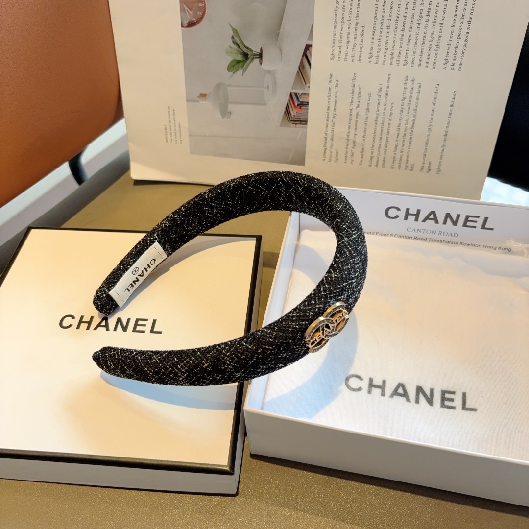 配包装
CHANEL（香奈儿）网红同款小香风发箍，复古头箍，网红爆款推荐 搭配高端材质，超精致，时尚百搭