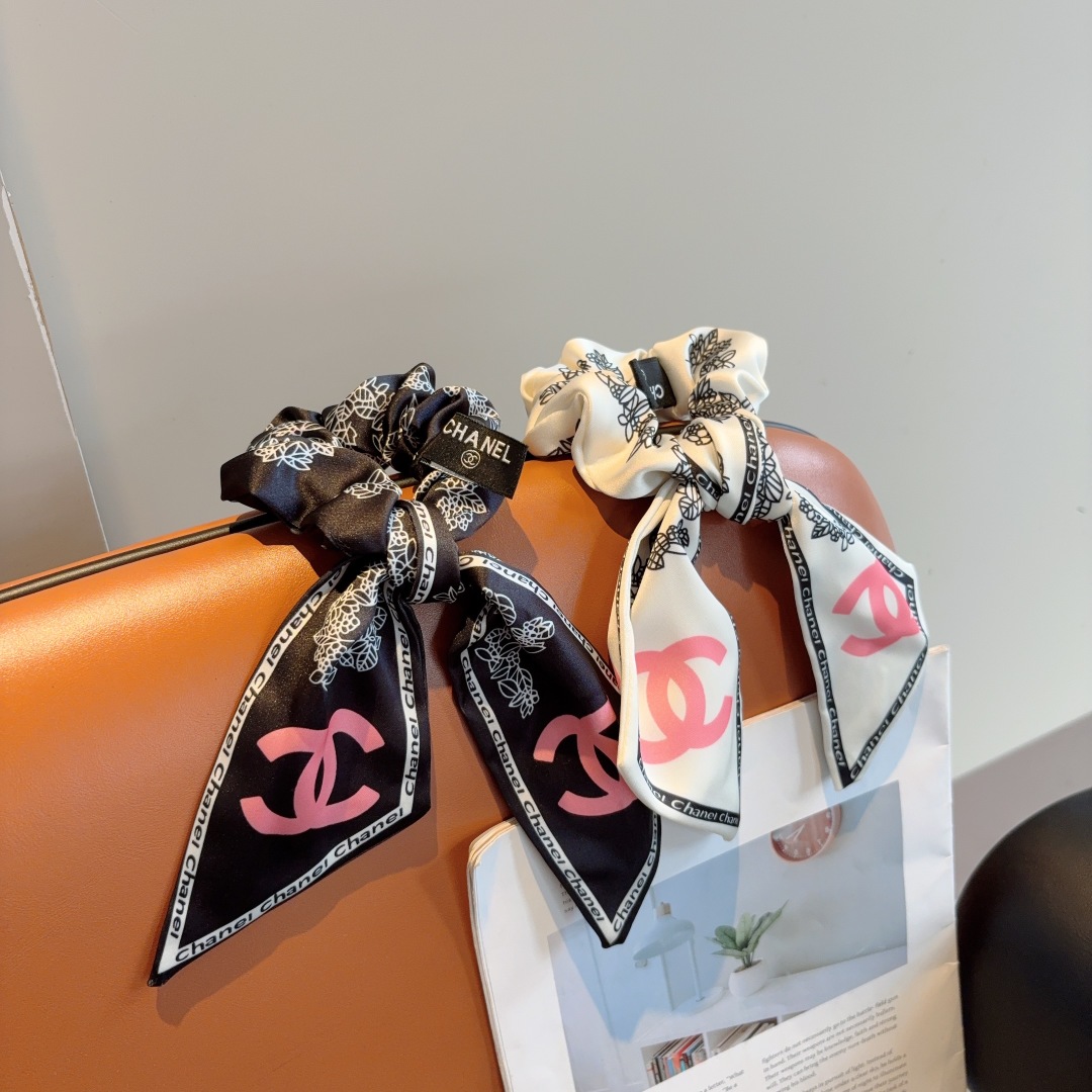 配包装
CHANEL （香奈儿）字母飘带马尾发圈 蝴蝶结肠圈，高档韩版皮筋，经典花型设计， 高端大气，名