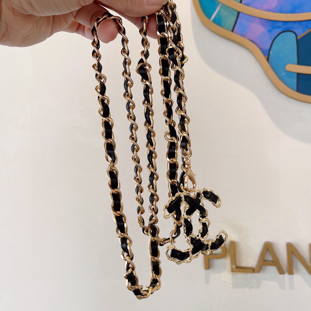 配包装
CHANEL （香奈儿） 新款金属链条编织腰链 项链 两用款，轻奢风高级感百搭款 女神必备单品，