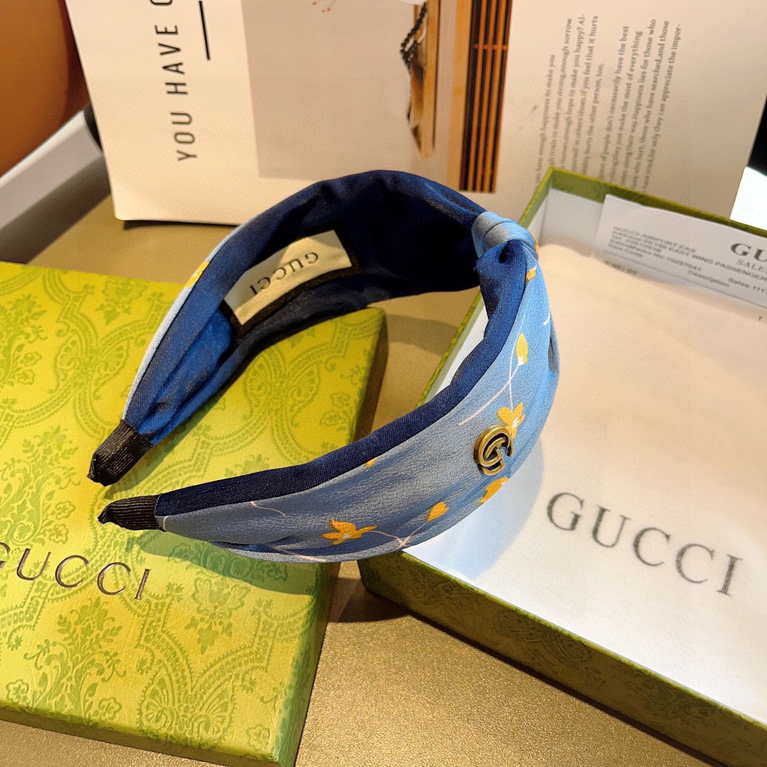 配包装
Gucci古奇 网红经典新款发箍，女神必备单品头箍，非常百搭，时尚潮流， 火爆 多色出货...