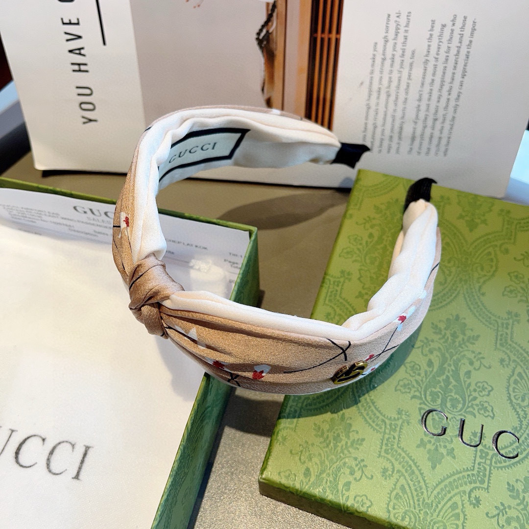 配包装
Gucci古奇 网红经典新款发箍，女神必备单品头箍，非常百搭，时尚潮流， 火爆 多色出货...
