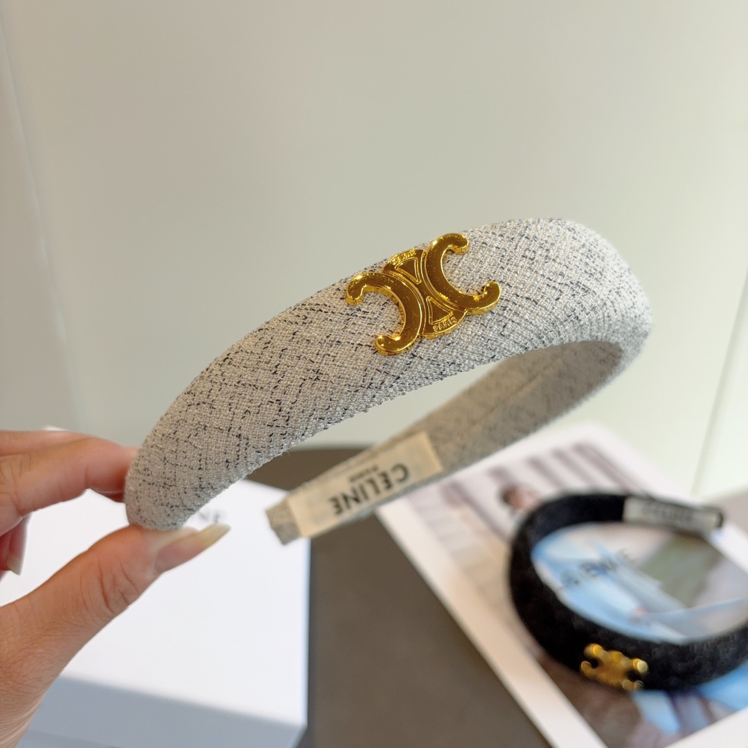 配包装
CELINE（赛琳）网红爆款缎面发箍 佩戴舒适无压力，造型搭配必备头箍！非常时尚百搭！女神必备！