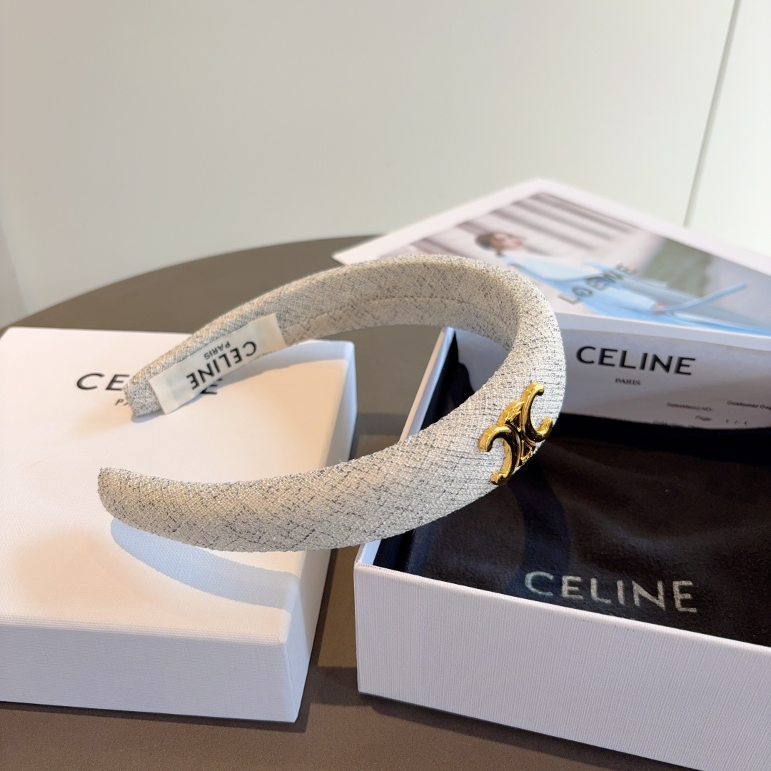 配包装
CELINE（赛琳）网红爆款缎面发箍 佩戴舒适无压力，造型搭配必备头箍！非常时尚百搭！女神必备！