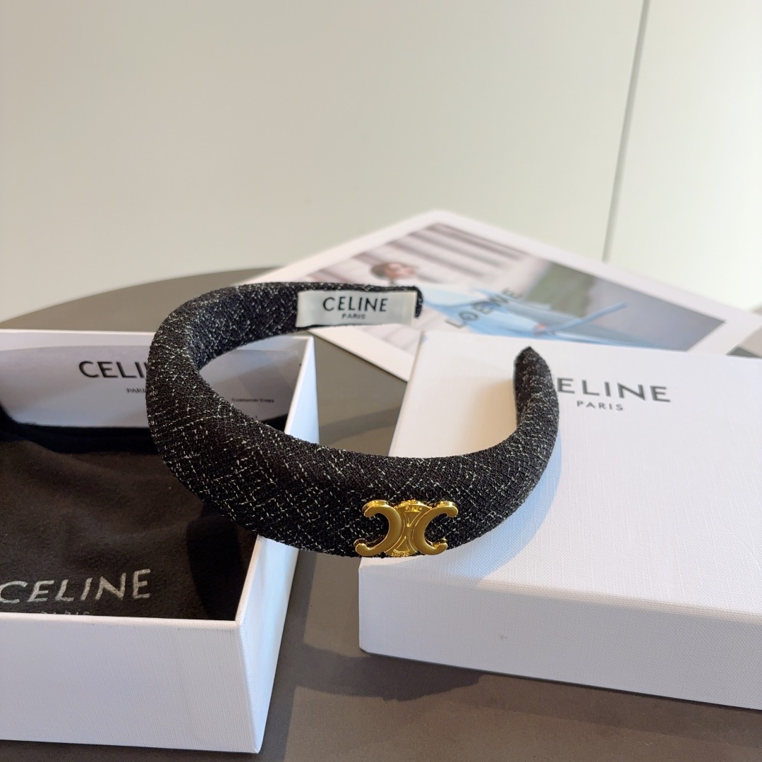 配包装
CELINE（赛琳）网红爆款缎面发箍 佩戴舒适无压力，造型搭配必备头箍！非常时尚百搭！女神必备！