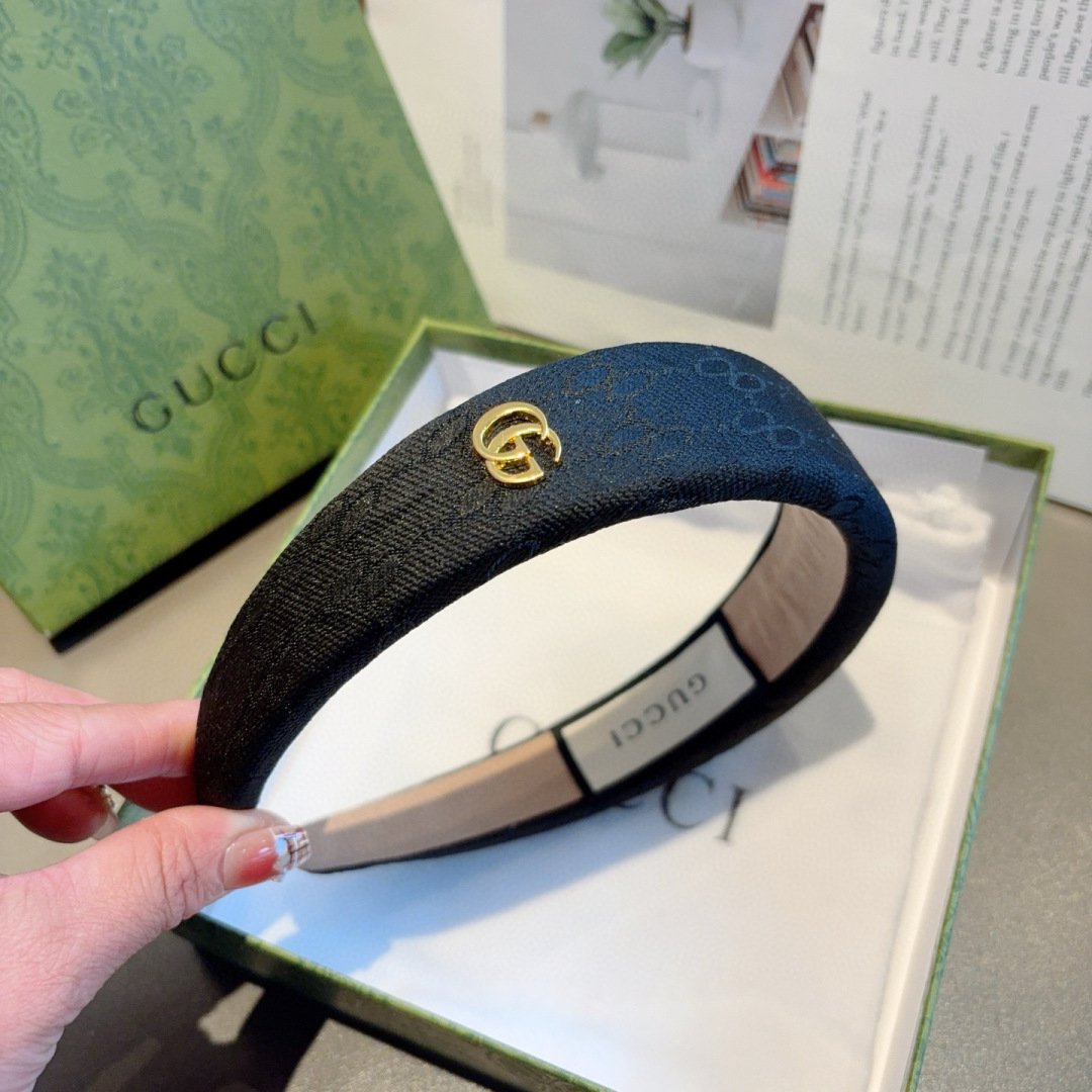 配包装
Gucci古奇 网红经典新款布艺发箍，女神必备单品头箍，非常百搭，时尚潮流款！