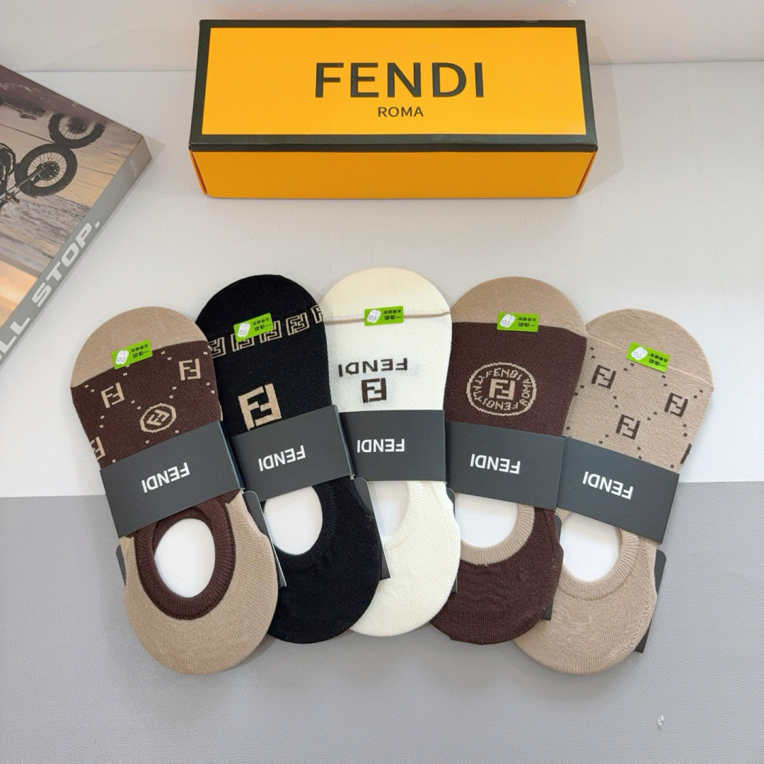 配包装（一盒5双）
FENDI （芬迪） 经典纯棉船袜，秒杀市场普通货，经典图案logo，专柜同步袜子❗