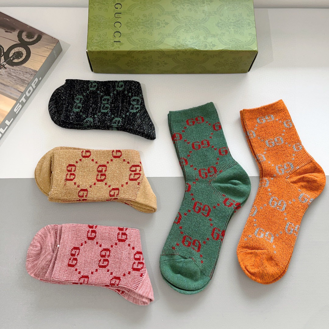 配包装（一盒5双）
 Gucci 古奇 经典新金丝中筒袜，双针双路面料，潮人必备 ，Gucci 爆款，个