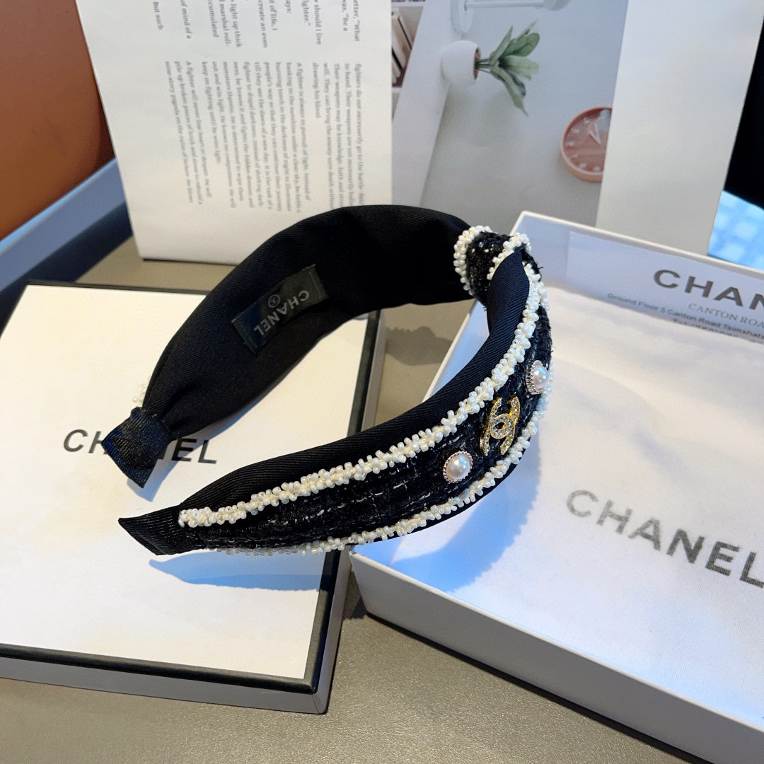 配包装
CHANEL（香奈儿）新款精美字母宽边发箍，复古网红爆款头箍 搭配高端材质，超精致，时尚高级感百