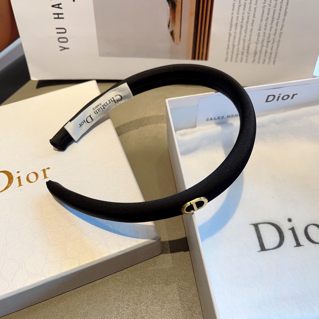配包装
Dior（迪奥） 新款窄版高级感大牌发箍, 网红爆款防滑头箍、让你的魅力绽放 清新淑女范让时尚更