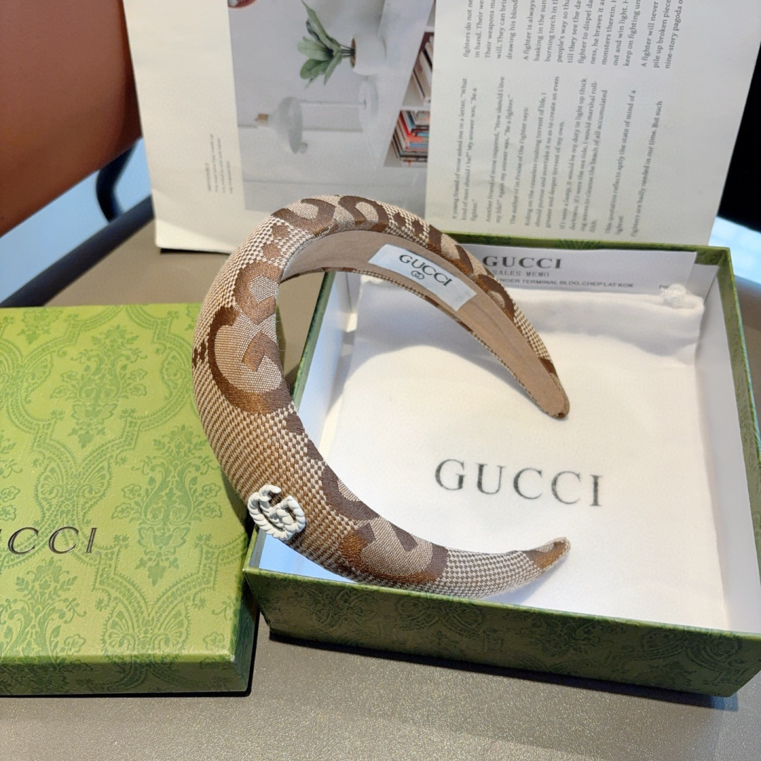 配包装
Gucci古奇 网红经典新款厚海绵布艺发箍，女神必备单品头箍，非常百搭，时尚潮流款！