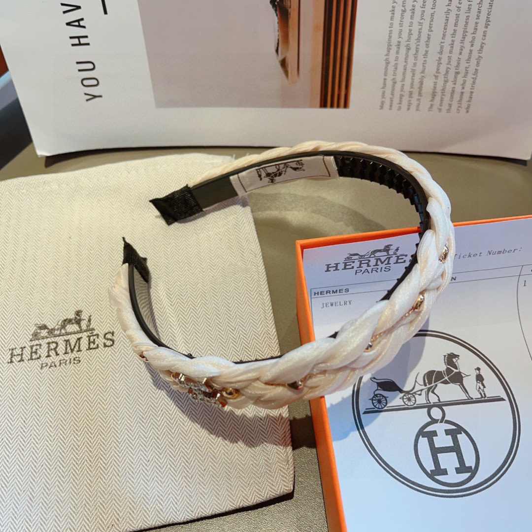 配包装
Hermes（爱马仕）  火爆定制款发箍，网红同款  进口面料， 出口订单、细节全部实拍！特制面