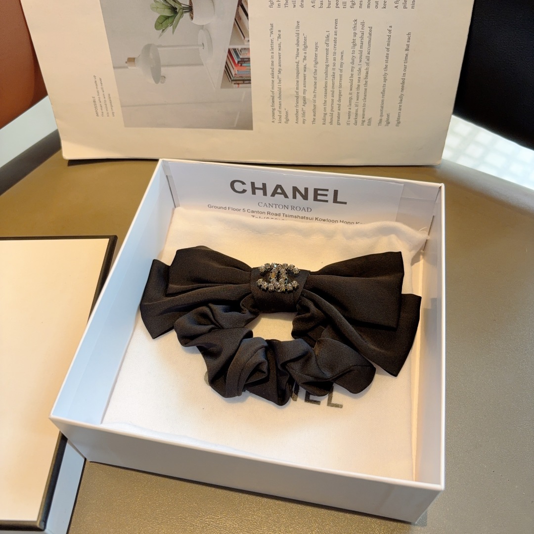 配包装
CHANEL 香奈儿字母蝴蝶结马尾发圈 肠圈，高档韩版小香风皮筋，经典花型设计， 高端大气，名媛