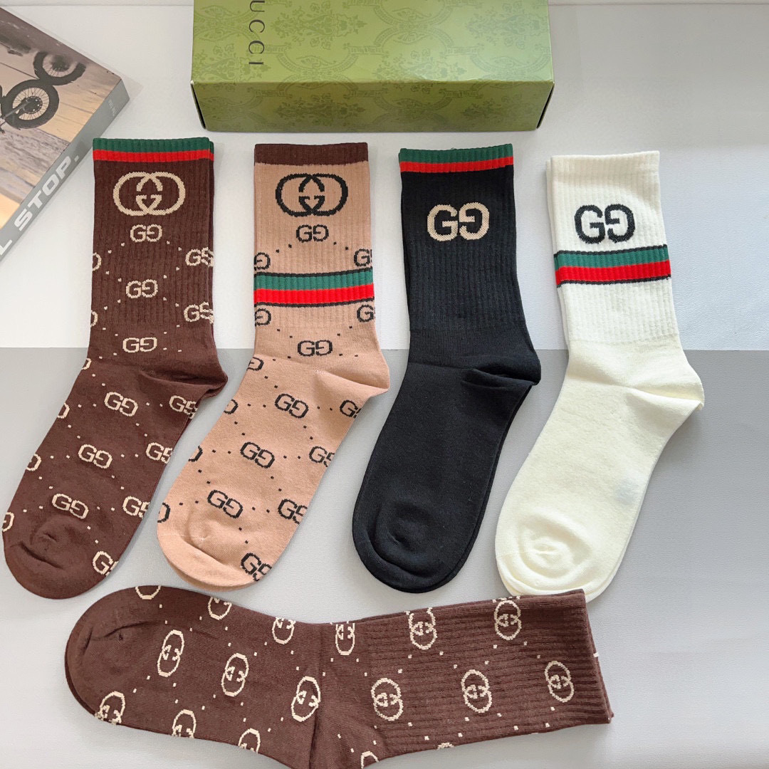 配包装（一盒5双）
 Gucci 古奇 ins超火爆长筒袜，纯棉面料，潮人必备 ，经典双G字母，个性时尚