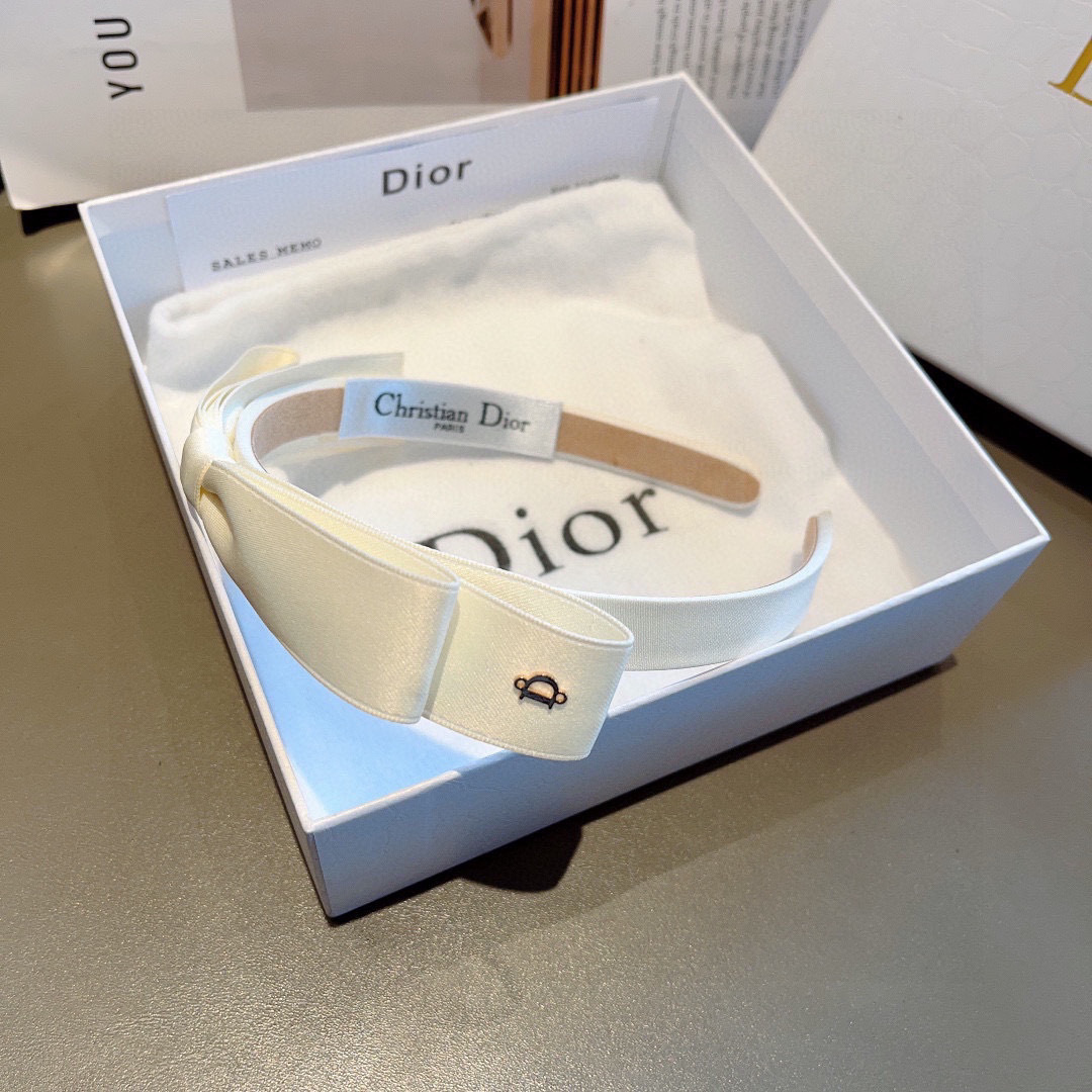 配包装
Dior（迪奥） 新款宽边高级感大牌发箍, 网红爆款防滑头箍、让你的魅力绽放 清新淑女范让时尚更