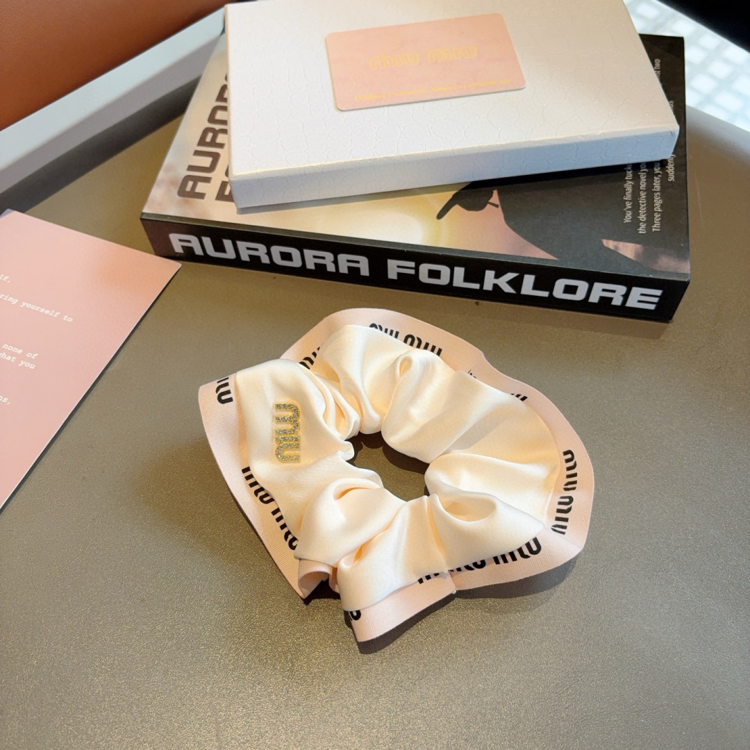 配包装
MIUMIU （缪缪）进口大肠圈皮筋、真丝缎面名媛发绳头绳百搭款、细节全部实拍 特制面料非常显质