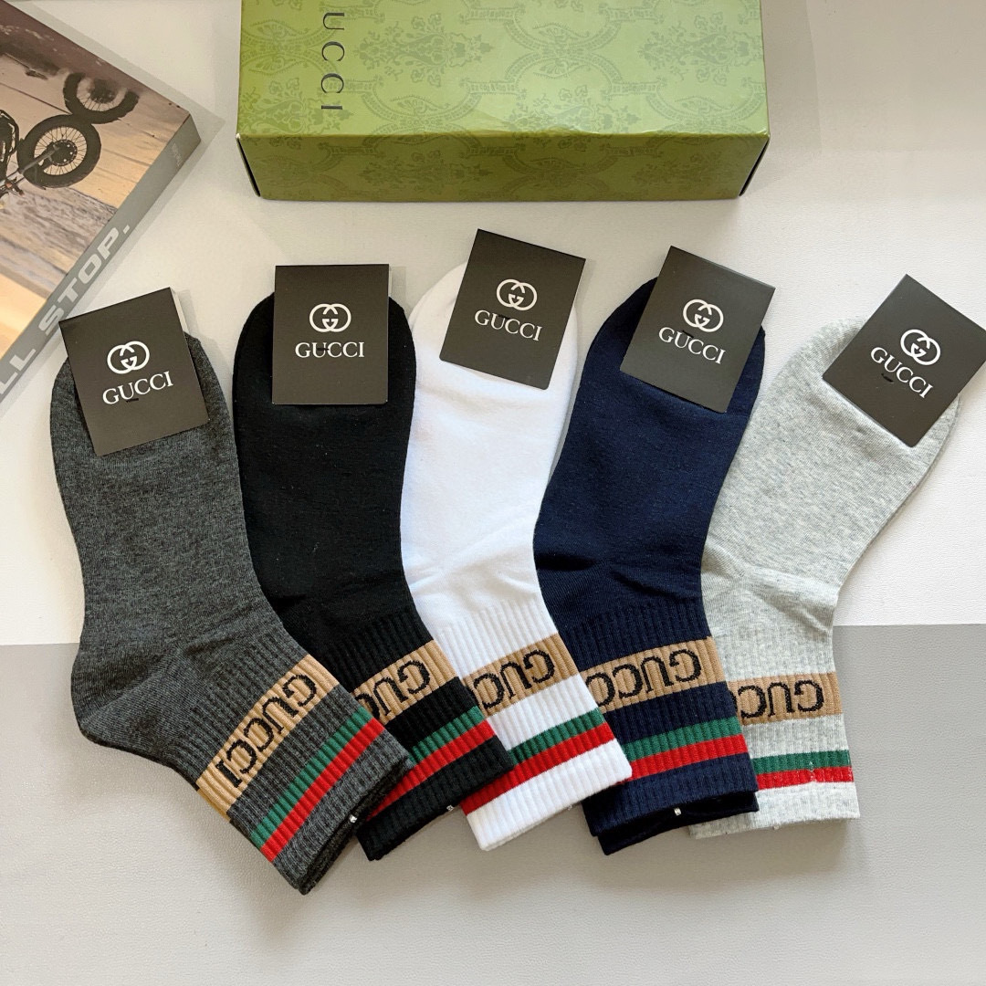 配包装（一盒5双）
GUCCI 古奇 新款中筒男士袜子！纯棉面料，火爆logo图案，专柜同步中长筒袜子，