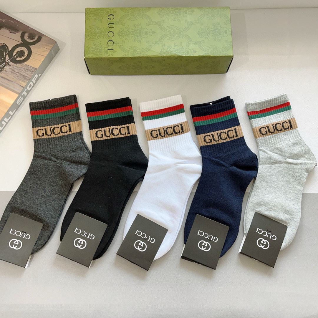 配包装（一盒5双）
GUCCI 古奇 新款中筒男士袜子！纯棉面料，火爆logo图案，专柜同步中长筒袜子，