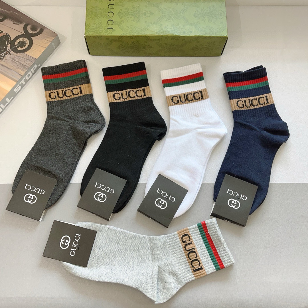 配包装（一盒5双）
GUCCI 古奇 新款中筒男士袜子！纯棉面料，火爆logo图案，专柜同步中长筒袜子，