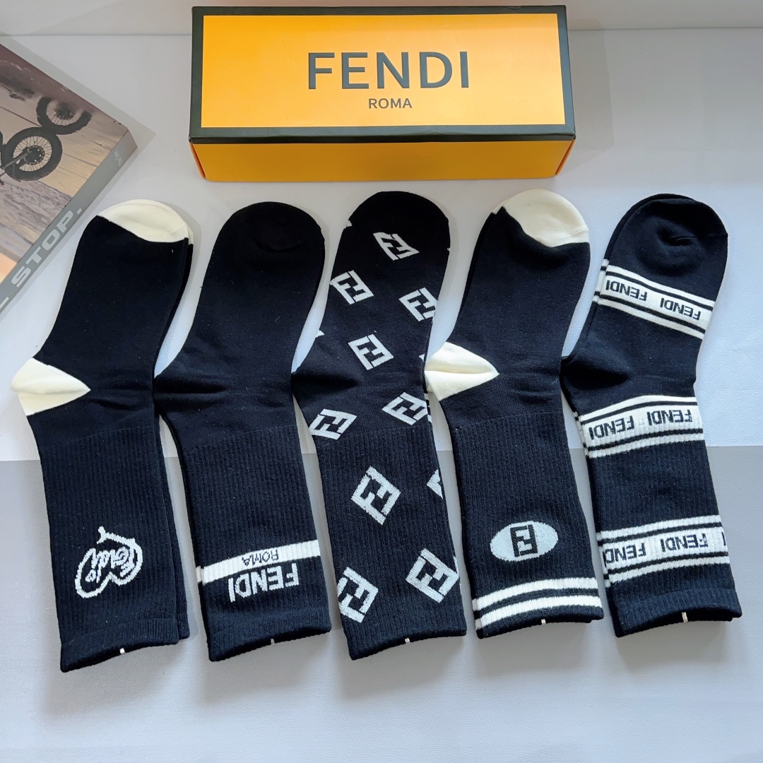 配包装（一盒5双）
FENDI  芬迪  字母双Ｆ爆款小腿长筒袜，纯棉面料， 专柜同款 💓纯棉面料，实用