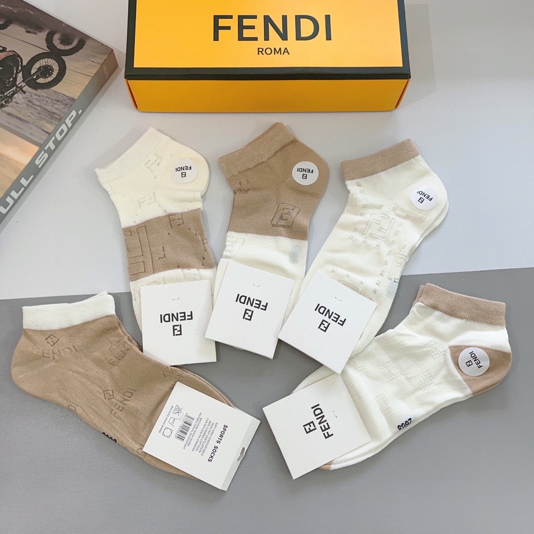 配包装（一盒5双）
FENDI  芬迪  双Ｆ字母爆款船袜，竹棉面料， 专柜同款 💓实用好穿 柔软透气，