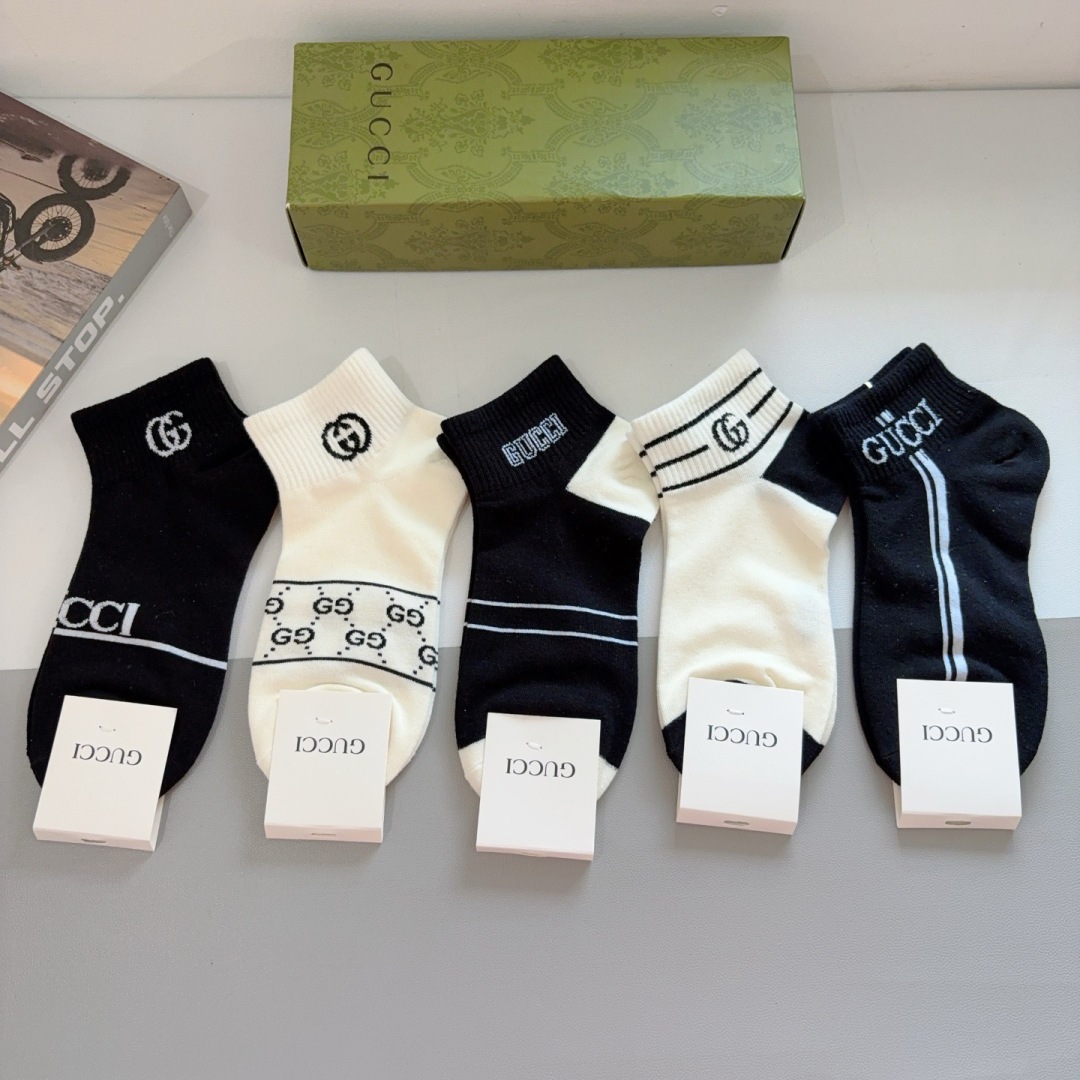 配包装（一盒5双）
Gucci 古奇新款袜子 纯棉材制 经典GG图案logo，专柜同步袜子❗️大牌出街，