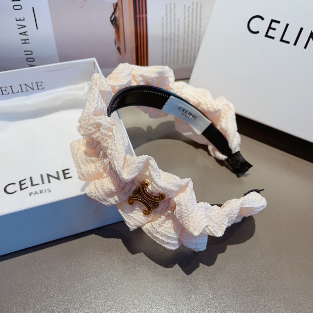 配包装
CELINE（赛琳）网红爆款发箍，佩戴舒适无压力，造型搭配必备！非常时尚百搭！女神必备！名媛范儿