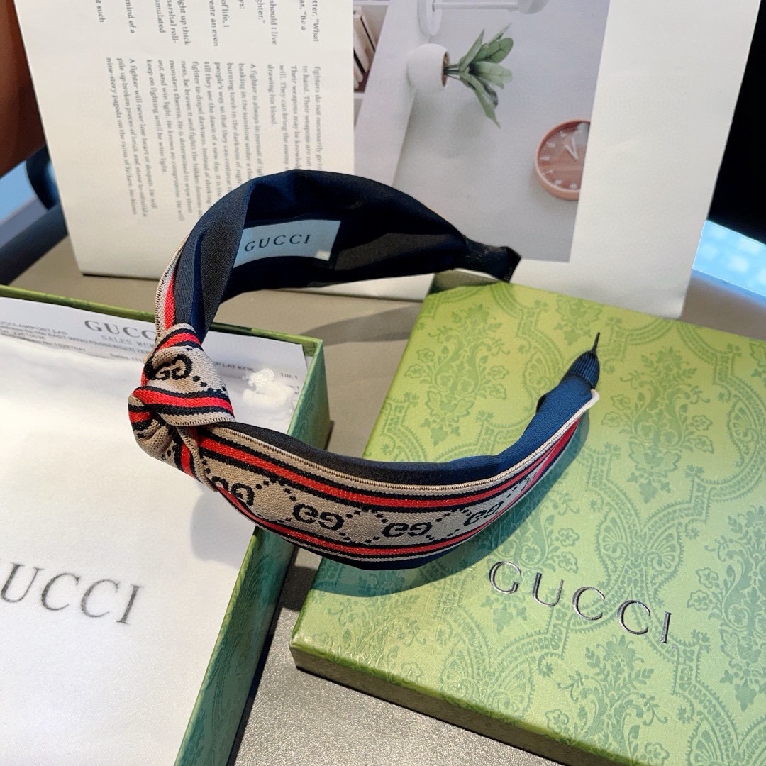 配包装
Gucci古奇 网红经典新款宽版发箍，女神必备单品头箍，非常百搭，时尚潮流！