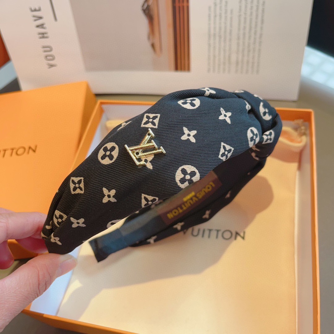 配包装
LV 路易威登 火爆新款发箍，时尚头箍，网红最新款来袭💕时尚百搭，女神必入、多色可选！