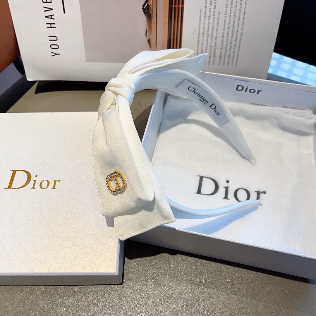 配包装
Dior（迪奥） 新款宽边蝴蝶结大牌发箍, 网红爆款防滑头箍、让你的魅力绽放 清新淑女范让时尚更
