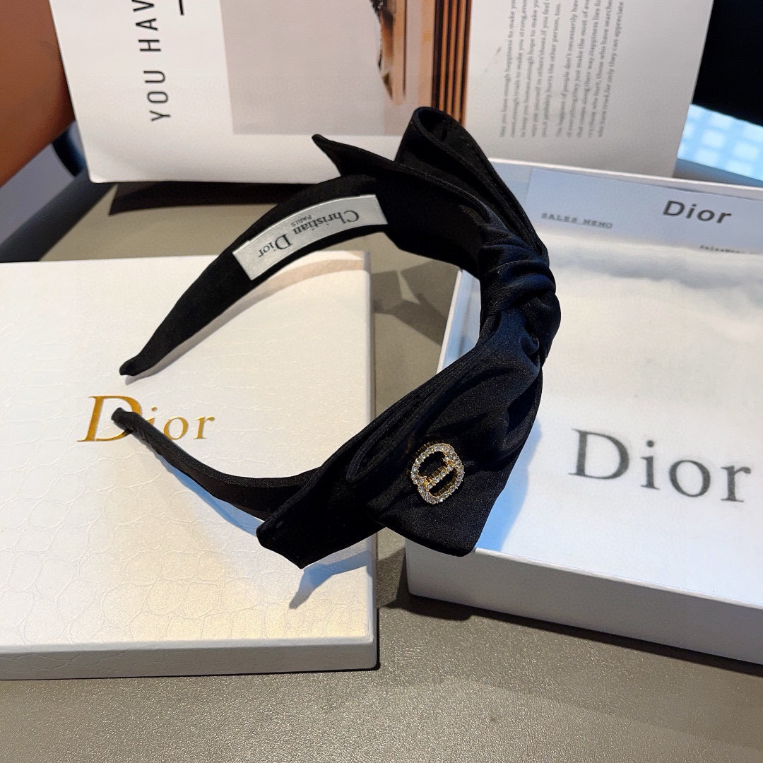 配包装
Dior（迪奥） 新款宽边蝴蝶结大牌发箍, 网红爆款防滑头箍、让你的魅力绽放 清新淑女范让时尚更